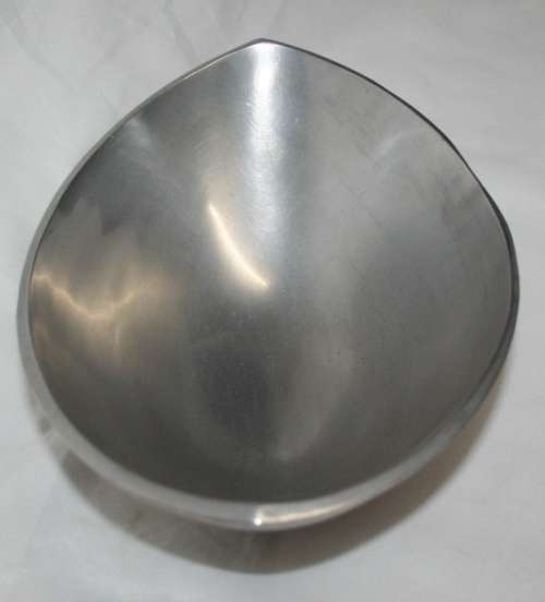 A VERY STYLISH SILVER OVAL METAL DISH "ALMOST LOOK LIKE CAROL BOYES" STUNNING!!!