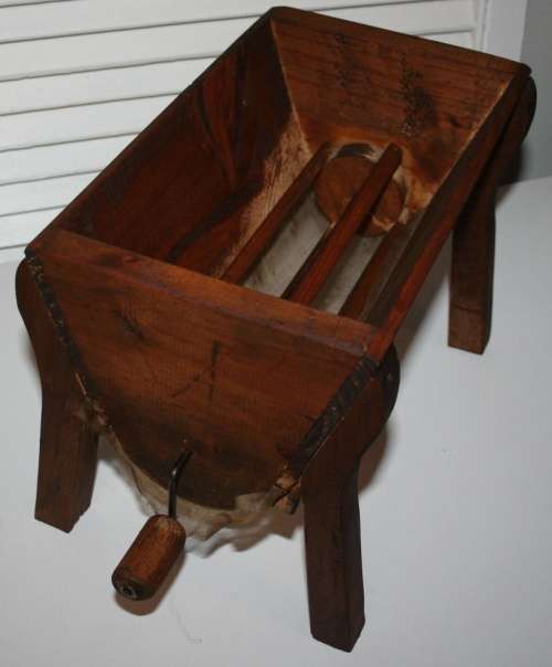 ANTIQUE MANUAL WOODEN FLOUER MILL WHAT A FANTASTIC PIECE