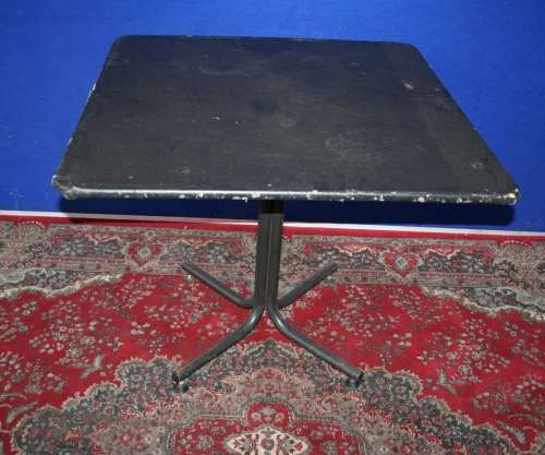 A FANTASTIC FOUR SEATER TABLE WITH VINYL TOP - HOME - OFFICE - COFFE SHOP
