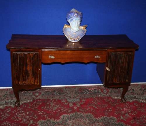 A STUNNING BALL & CLAW DRESSING TABLE WITH TWO DOORS & ONE DRAWERS OR USE IT AS A DESK OR A SERVER!!