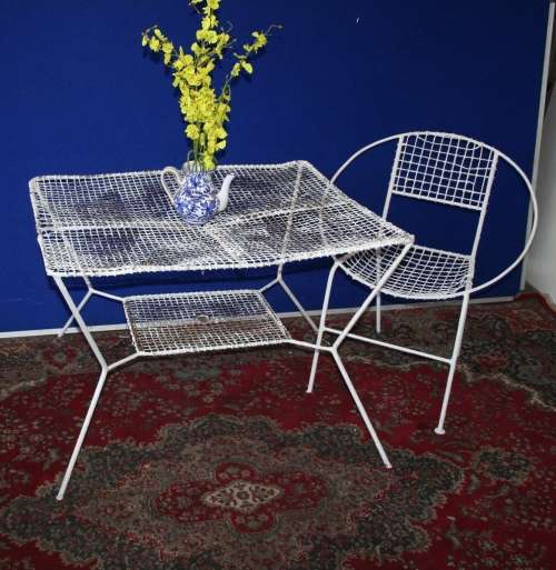 A FANTASTIC VINTAGE METAL TABLE AND CHAIR RETRO STYLE - STUNNING!!!