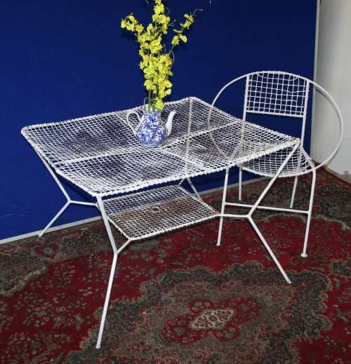 A FANTASTIC VINTAGE METAL TABLE AND CHAIR RETRO STYLE - STUNNING!!!