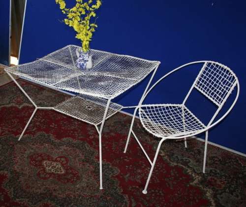 A FANTASTIC VINTAGE METAL TABLE AND CHAIR RETRO STYLE - STUNNING!!!