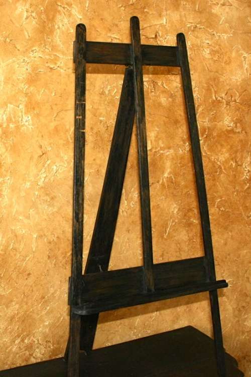 A GORGEOUS WOODEN EZEL TO DO SOME PAINTING OR TO DISPLAY YOUR FAVORITE ART PIECE!!!