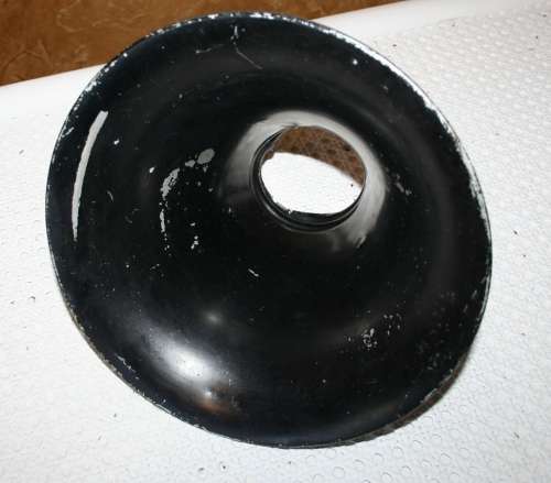 AN AWESOME VINTAGE METAL ROUND LAMP/CELING SHADE - LOOK LIKE IT COULD HAVE BEEN A ENAMEL ONE -