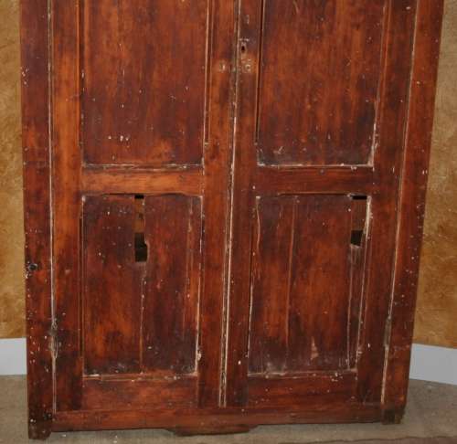 WOW A SPECTACULAR SOLLID ORIGAN ANTIQUE KITCHEN CUPBOARD AMPLE SPACE & LOVLEY PATINA TO THIS PIECE!!