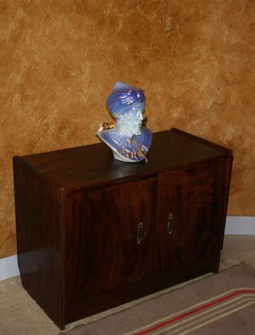 A TWO DOOR CUPBOARD TO FINSIH IN A PAINT TECHNIQUE OR A SMALL PLASMA UNIT!!!