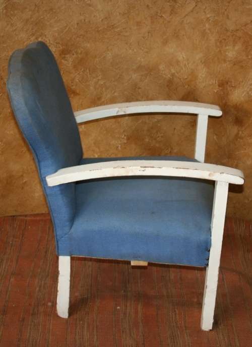 A FABULOUS SHABBY CHIC ARM CHAIR FOR THAT SPECIAL SUN SPOT ON THE PATIO FOR A MORNING COFFEE!