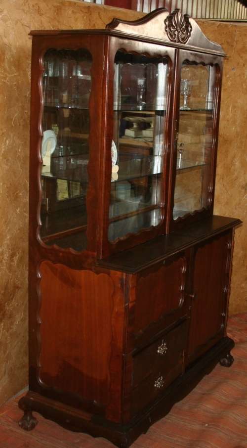 EXQUISITE CAPE DUTCH STYLE SOLID IMBUIA GLASS ANTIQUE SHOWCASE, WITH 2 DRAWRS,  3 DOOR & LIQOUR CABI