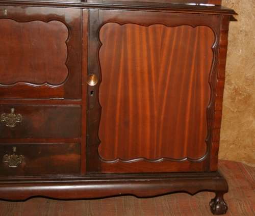 EXQUISITE CAPE DUTCH STYLE SOLID IMBUIA GLASS ANTIQUE SHOWCASE, WITH 2 DRAWRS,  3 DOOR & LIQOUR CABI