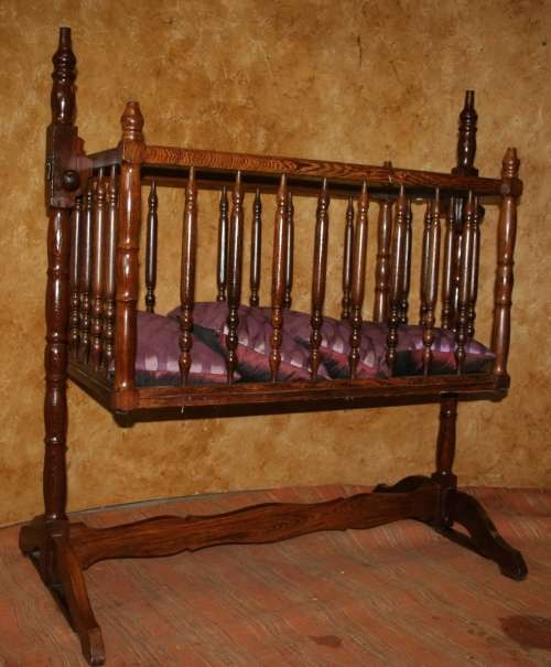 A SPECTACULAR VICTORIAN STYLE PATRICH WOOD ROCKING & SWINGING CRADLE / CRIB / COT IN FANTASTIC CONDI