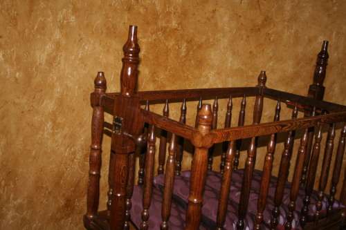 A SPECTACULAR VICTORIAN STYLE PATRICH WOOD ROCKING & SWINGING CRADLE / CRIB / COT IN FANTASTIC CONDI