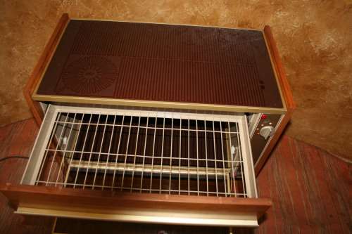 A Vintage Salton Entertainer double hot tray & warmer drawer in good condition!!!