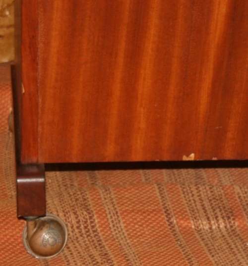 A MARVELOUS VINTAGE ART DECO STYLE LIQOUR CABINET ON ORIGINAL CASTERS SPACE FOR BOTTELS AND GLASSES