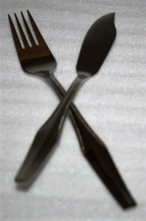 EIGHT MARVELOUS DINNER FORKS WITH 8 FISH KNIFES MARKED: SILVER LINE 18/8 - BID PER EACH