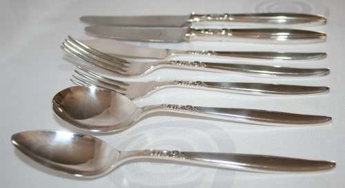 A ELEGANT 46 PIECE CANTEEN OF HIRAM WILD SHEFFIELD ENGLAND CUTLERY- FANTASTIC QUALITY!!! SINCE 1864