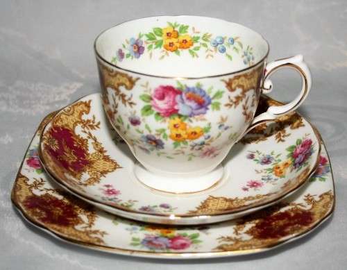 A gorgeous Tuscan English bone china trio set The Naples pattern "PROVENCE" Lots of Gold, Deep Red!