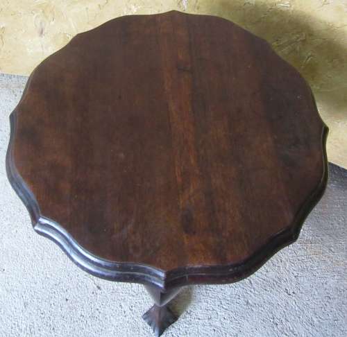 A GORGEOUS SOLID IMBUIA "ROUND" BALL & CLAW COFFEE TABLE ON CABRIOLE LEGS! BEAUTIFUL!!