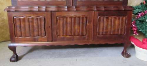 A MAGNIFICENT IMBUIA ANTIQUE DETAILED BALL & CLAW SHOWCASE IN EXCELLENT CONDITION! WOW!