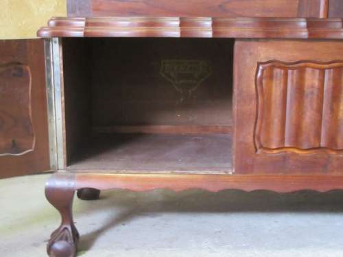 A MAGNIFICENT IMBUIA ANTIQUE DETAILED BALL & CLAW SHOWCASE IN EXCELLENT CONDITION! WOW!