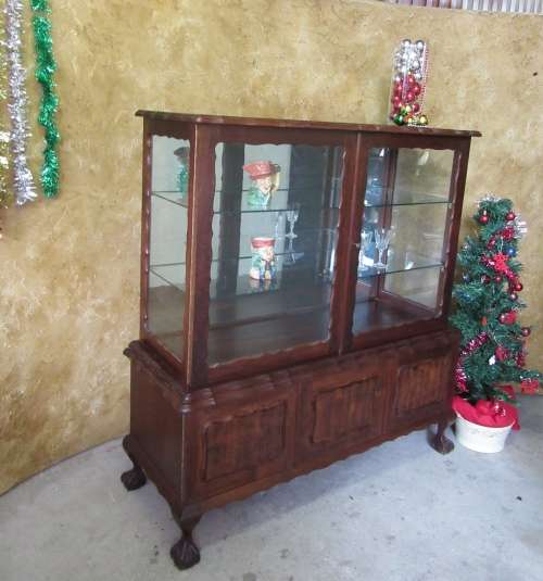 A MAGNIFICENT IMBUIA ANTIQUE DETAILED BALL & CLAW SHOWCASE IN EXCELLENT CONDITION! WOW!