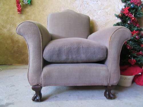 WOW!!! A STUNNING VINTAGE BALL & CLAW SINGLE RECOVER IN YOUR OWN STYLE!!!