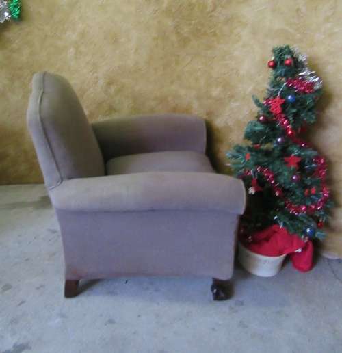 WOW!!! A STUNNING VINTAGE BALL & CLAW SINGLE RECOVER IN YOUR OWN STYLE!!!