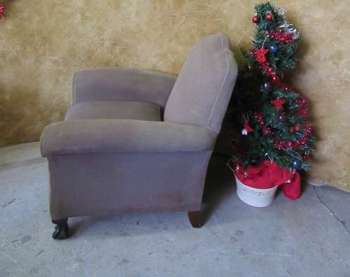 WOW!!! A STUNNING VINTAGE BALL & CLAW SINGLE RECOVER IN YOUR OWN STYLE!!!