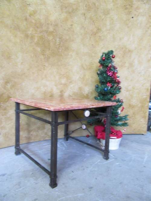 A MARVELOUS DETAILED OCASIONAL TABLE WITH RESIN CASTED TOP LOOK LIKE GRANITE - STUNNING