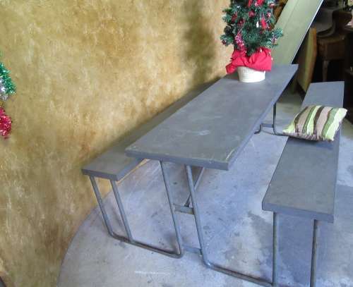 A FANTASTIC METAL TABLE WITH TWO BENCHES ATTACHED - PERFECT FOR A LAPA/PATIO OR GARDEN