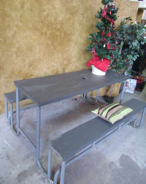 A FANTASTIC METAL TABLE WITH TWO BENCHES ATTACHED - PERFECT FOR A LAPA/PATIO OR GARDEN
