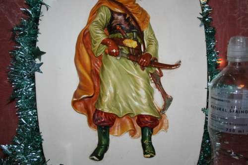 A collectable Bossons Vintage Rare Afridi Chalkware Figural Wall Home Decor Platter Afridi Warrior