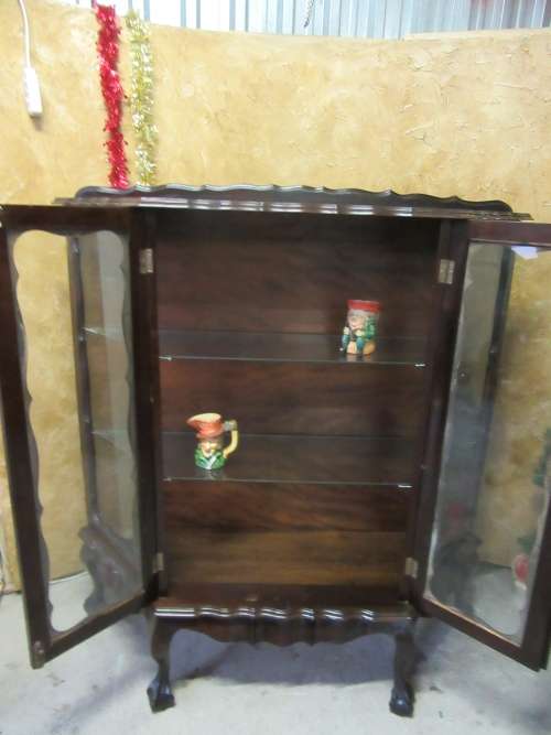 EXQUISITE SOLID IMBUIA CURVED GLASS ANTIQUE SHOWCASE WITH STUNNING DETAIL! MAGNIFICENT FURNITURE!!!