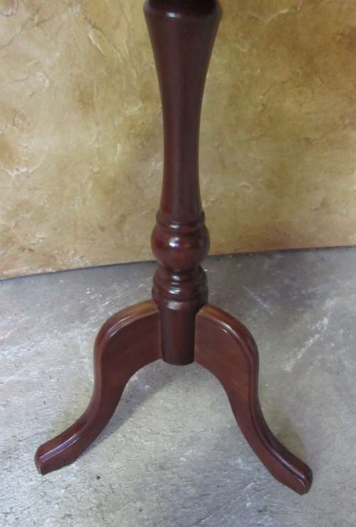 WOW!!! A GORGEOUS, STUNNING WINE/SIDE TABLE! THIS IS VERY BEAUTIFUL FURNITURE!