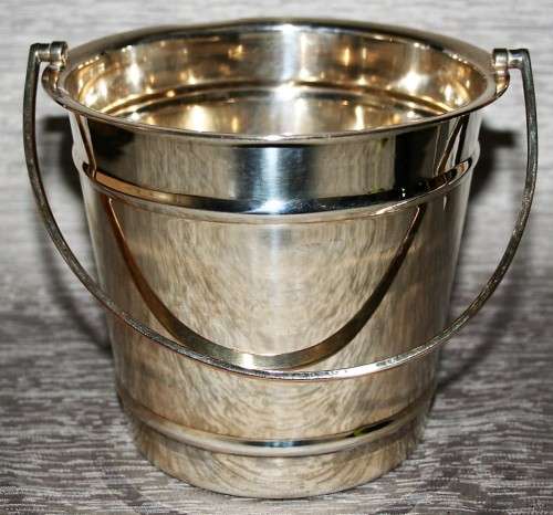 LOVELY!! COLLECTABLE A VINTAGE SILVER PLATED ICE BUCKET WITH DRIP TRAY INSIDE - MARKED - ROSSIL