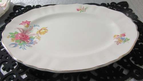 OVAL SERVING DISH -Vintage J & G Meakin SOL 391413 Made in England - Rose & Ribbon