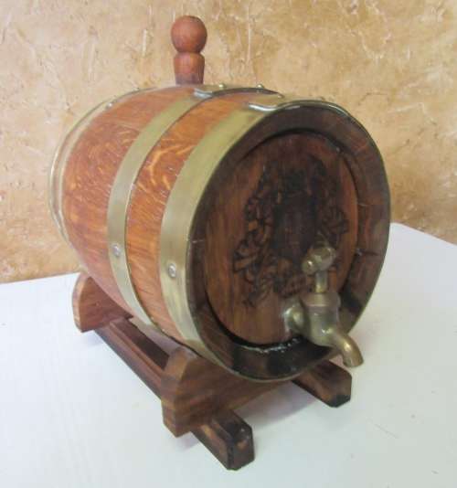 Vintage Oak Wine barrel with Brass bands and tap - stunning bar decor