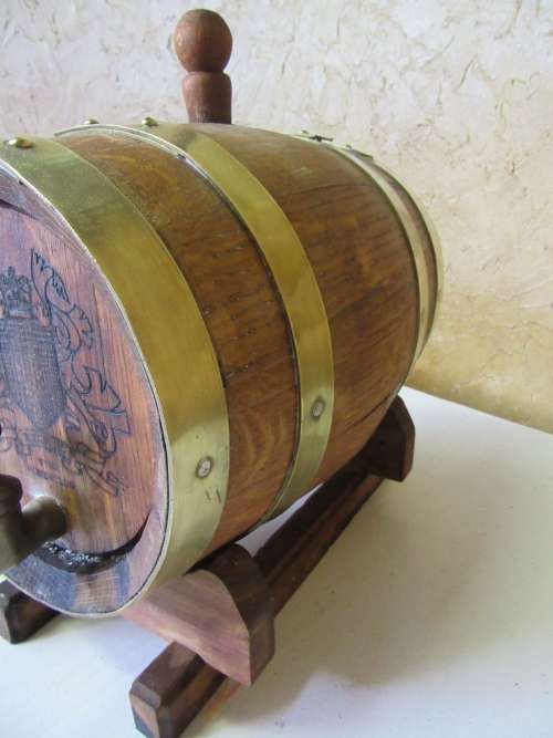 Vintage Oak Wine barrel with Brass bands and tap - stunning bar decor