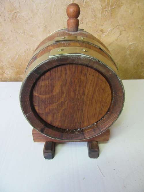 Vintage Oak Wine barrel with Brass bands and tap - stunning bar decor