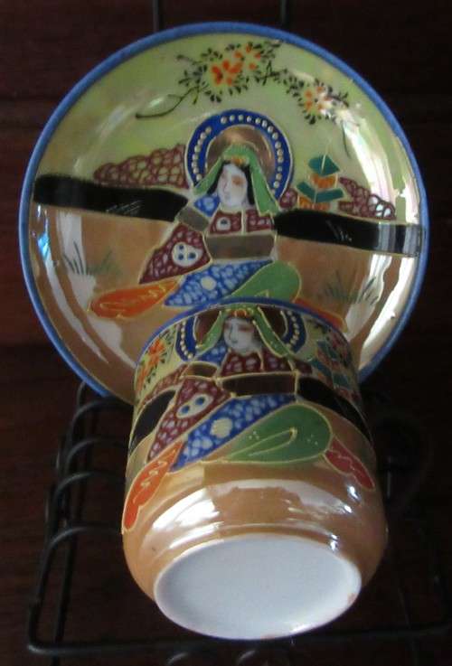 STYLISH ORIENTAL PORCELAIN DEMITASSE CUP & SAUCER LOVE THE RICH COLORFUL DESIGN OF ORIENTAL PORCELAI