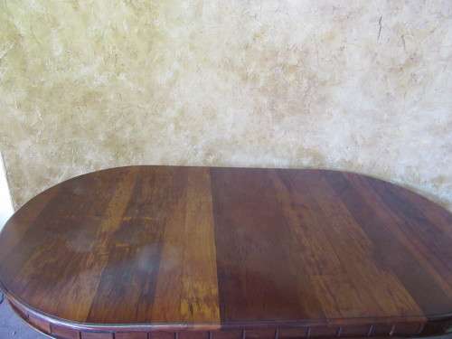 A SPECTACULAR SOLLID WOOD 8 SEATER TABLE IN GOOD CONDITION FOR STUNNING THICK TURNED LEGS!