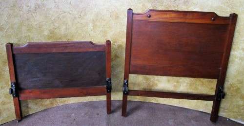 WOW STUNNING OAK VINTAGE/ANTIQUE SINGLE HEADBOARD & FOOT BOAR WITH BEAUTIFUL DESIGN ONE BID FOR ALL!