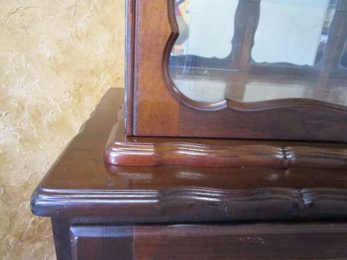 AN EXQUISITE ANTIQUE GABLED QUEEN ANNE STYLE SHOWCASE CABINET WITH FANTASTIC DETAILING!!!