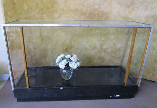 A FANTASTIC LARGE GLASS VINTAGE SHOP DISPLAY/SHOW CASE