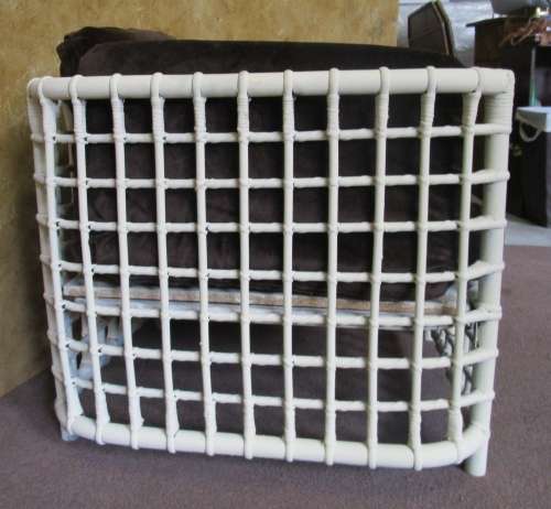 A AWESOME VINTAGE SINGLE SEATER CANE COUCH FINISHED IN A ROYAL IVORY CHALK PAINT