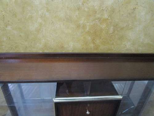 A MARVELOUS VINTAGE - RETRO SHOW CASE WITH - EXTRA LIQOUR CABINET IN THE MIDDLE