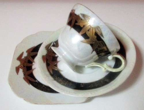 Stunning KINGS WAY porcelain Trio with a stunning navy design with touches of gold - Elegant!!!