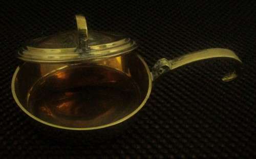 A FANTASTIC SMALLER BRASS LIDDED PAN STUNNING COUNTRY COTTAGE DECOR