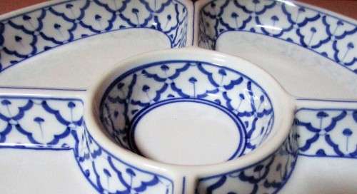 A GORGEOUS CRISP WHITE & COBALT PORCELAIN SNACK DISH WITH FIVE SECTIONS - ELEGANCE & STYLE