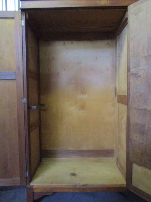 A ABSOLUTELY STUNNING EXTRA LARGE ANTIQUE OAK CUPBOARD WITH THREE DRAWERS